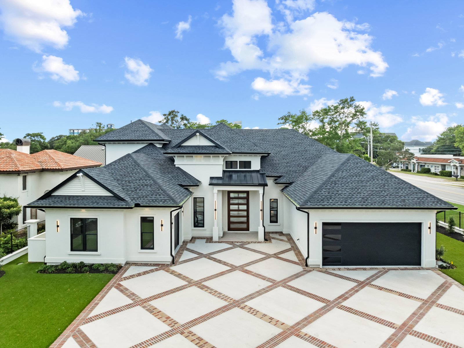 215 80th Ave N